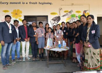 लोहारा तालुकास्तरीय विज्ञान प्रदर्शनात विद्यामाता इंग्लिश स्कूलचे यश