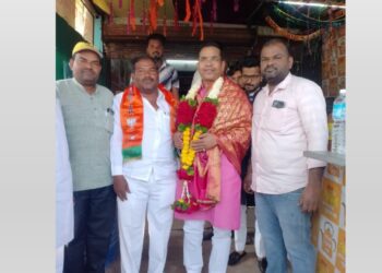 भाजपाचे आ. अभिमन्यू पवार यांचा लोहाऱ्यात सत्कार