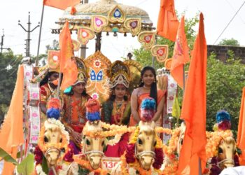 अयोध्यातून आलेल्या अक्षता कलशाची जेवळी येथे शोभायात्रा