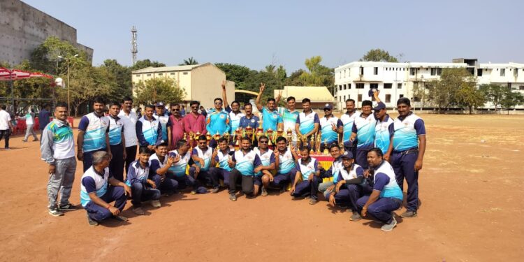 कृषि जल्लोष २०२४ मध्ये लोहारा तालुक्याचा डंका – जिल्हास्तरीय व्हॉलीबॉल स्पर्धेत लोहारा संघ विजेता