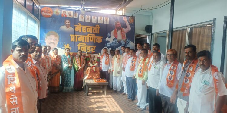 हिंदुहृदयसम्राट बाळासाहेब ठाकरे यांच्या जयंतीनिमित्त लोहारा तालुका शिवसेनेच्या वतीने अभिवादन