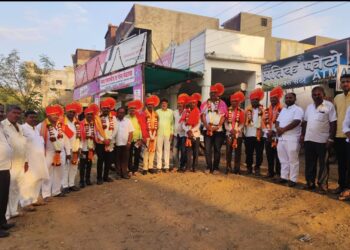 लोहारा शहरात दर्पण दिनानिमित्त पत्रकारांचा सत्कार