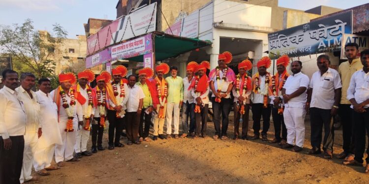 लोहारा शहरात दर्पण दिनानिमित्त पत्रकारांचा सत्कार