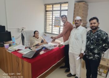 माकणी येथील प्रकल्पातून टँकरद्वारे पाणीपुरवठा करा अन्यथा घागरमोर्चा काढणार ! निवदनाद्वारे दिला इशारा