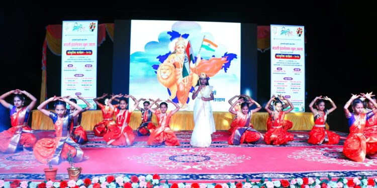 उमरगा येथील माऊली इंटरनॅशनल स्कुलचे वार्षिक स्नेहसंमेलन उत्साहात संपन्न