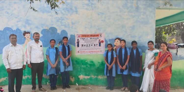 लोहारा तालुक्यातील बेलवाडी येथे राष्ट्रीय जंतनाशक दिन साजरा