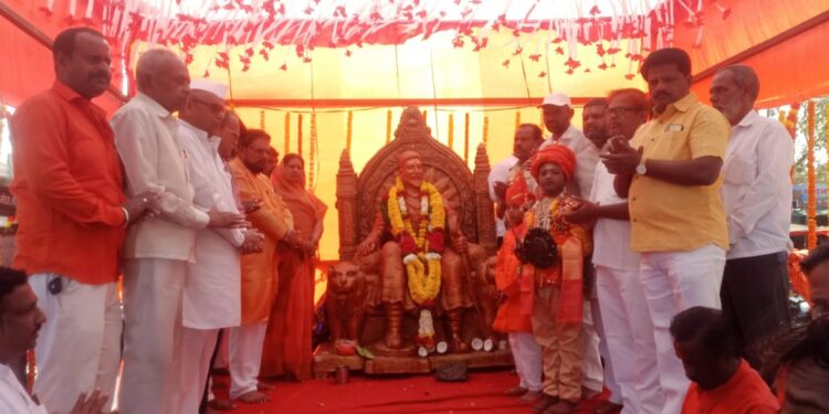 लोहारा शहरात छत्रपती शिवाजी महाराज जयंती साजरी