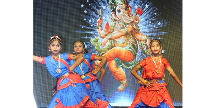 लोहारा तालुक्यातील धानुरी येथील विद्यामाता इंग्लिश स्कुलचे वार्षिक स्नेहसंमेलन उत्साहात संपन्न