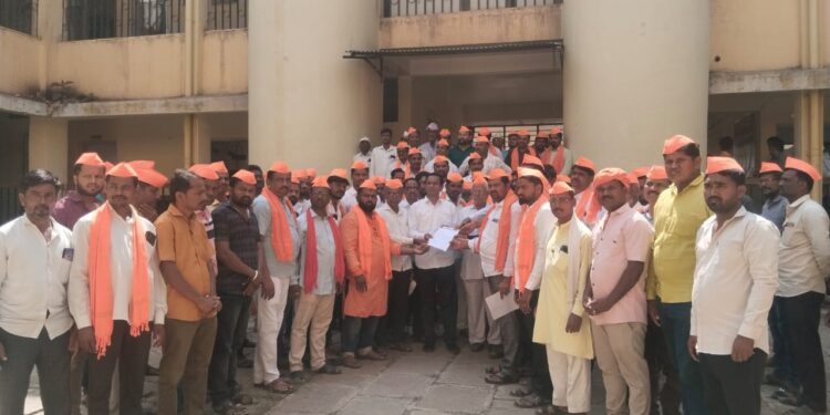 मराठा आंदोलकांवर दाखल झालेले गुन्हे मागे घ्या – लोहारा तालुका सकल मराठा समाजाची मुख्यमंत्री एकनाथ शिंदे यांच्याकडे मागणी