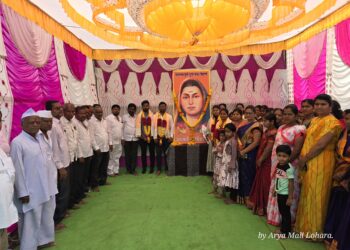 लोहारा शहरात सावित्रीबाई फुले यांच्या स्मृती दिनानिमित्त अभिवादन