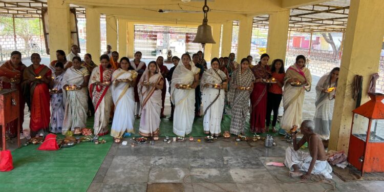 लोहारा तालुक्यातील सास्तुर येथे सामूहिक महारुद्र अभिषेक सोहळा संपन्न