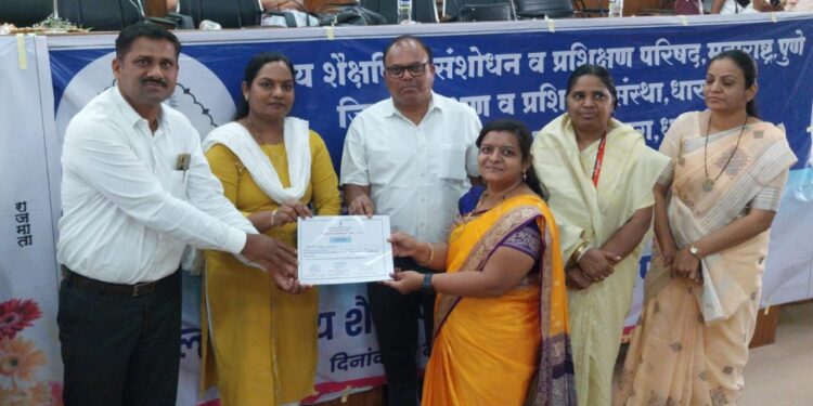 जिल्हास्तरीय शिक्षक नवोपक्रम स्पर्धेत यश – लोहारा तालुक्यातील माळवदकर, शेरकर, खंडागळे यांच्या नवोपक्रमांची निवड