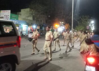 रमजान ईद व डॉ. बाबासाहेब आंबेडकर जयंतीच्या पार्श्वभूमीवर लोहारा शहरात पोलिसांचे रूट मार्च