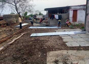 लोहारा तालुक्यात अनेक ठिकाणी अवकाळी पाऊस – वादळी वाऱ्यामुळे अनेक ठिकाणी नुकसान