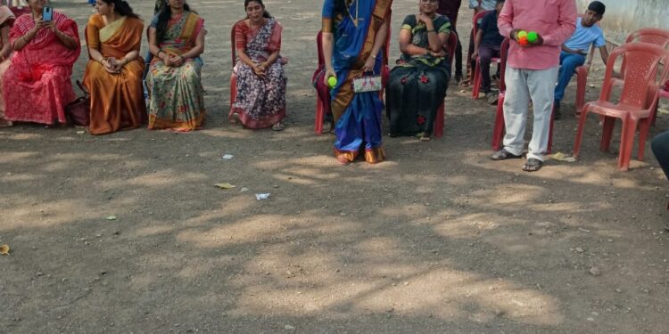 लोहारा येथे सखी स्मार्ट गृहिणी स्पर्धा उत्साहात संपन्न