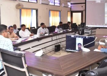 जास्तीत जास्त शेतकऱ्यांना पीक कर्ज वाटपासाठी बँकांनी गावनिहाय शिबिरांचे आयोजन करावे – जिल्हाधिकारी डॉ. सचिन ओंबासे