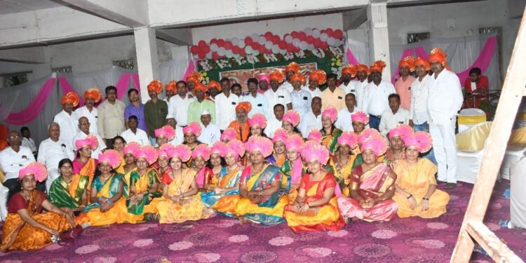 तब्बल सव्वीस वर्षांनी विद्यार्थ्यांची झाली भेट – जुन्या शालेय आठवणींना मिळाला उजाळा