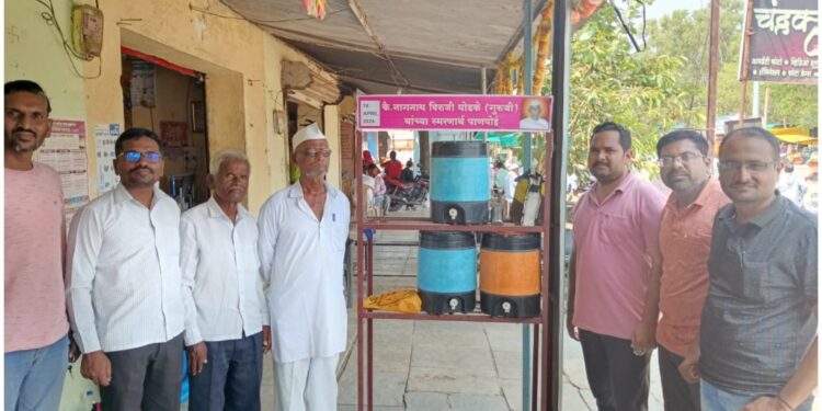 लोहारा येथील छत्रपती शिवाजी महाराज चौकातील पाणपोईचा प्रवाशांना आधार