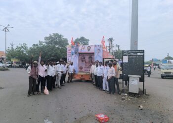 ओमराजेंना दीड लाखांची लीड; महाविकास आघाडीच्या कार्यकर्त्यांकडून लोहाऱ्यात जल्लोष