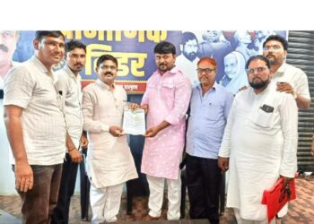 अल्पसंख्याक समाजातील विद्यार्थ्यांना केंद्र सरकारची शिष्यवृत्ती पुन्हा एकदा सुरू करावी; मुख्यमंत्री एकनाथ शिंदे यांच्याकडे निवेदनाद्वारे मागणी