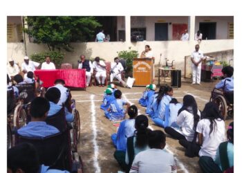 सास्तुर येथील निवासी दिव्यांग शाळेत स्वातंत्र्य दिन उत्साहात साजरा