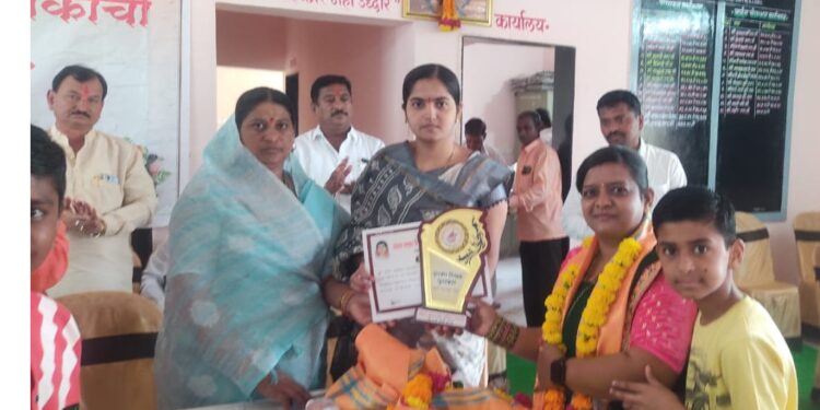 लोहारा तालुका शिक्षक पतसंस्थेची वार्षिक सभा उत्साहात संपन्न – मान्यवरांच्या हस्ते गुणवंत शिक्षकांचा सत्कार