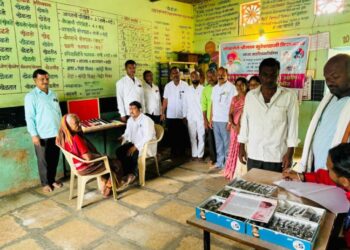 राष्ट्रवादी काँग्रेसचे प्रदेश उपाध्यक्ष सुरेशदाजी बिराजदार यांच्या वाढदिवसानिमित्त तोरंबा येथे मोफत नेत्ररोग तपासणी शिबिर