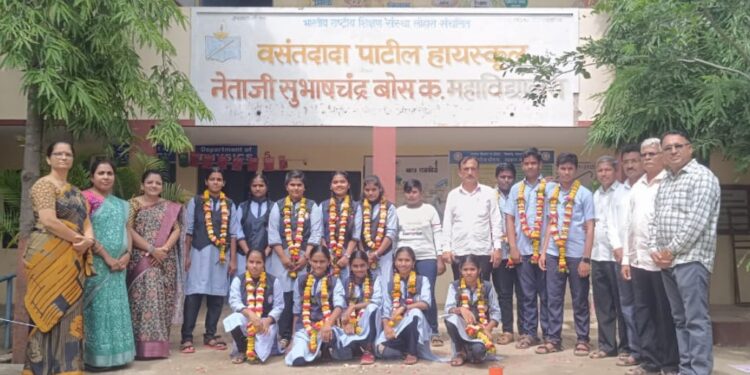 जिल्हास्तरीय वेटलिफ्टिंग स्पर्धेत वसंतदादा पाटील हायस्कूल लोहारा संलग्न नेताजी सुभाषचंद्र बोस कनिष्ठ महाविद्यालयाच्या विद्यार्थ्यांचे यश