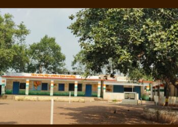 जिल्हा परीषद कास्ती (बु.) शाळा तालुक्यात अव्वल; मुख्यमंत्री माझी शाळा, सुंदर शाळा उपक्रमात पटकावले यश