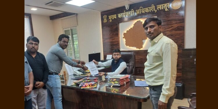 उद्यापासून लातूर जिल्ह्यातील उमेद कर्मचारी यांचे कामबंद आंदोलन – उमेद महिला व कर्मचारी जिल्हा संघटनेच्या वतीने प्रशासनाला निवेदन सादर