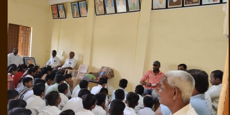 राजेगाव येथे रतन टाटा यांना श्रद्धांजली