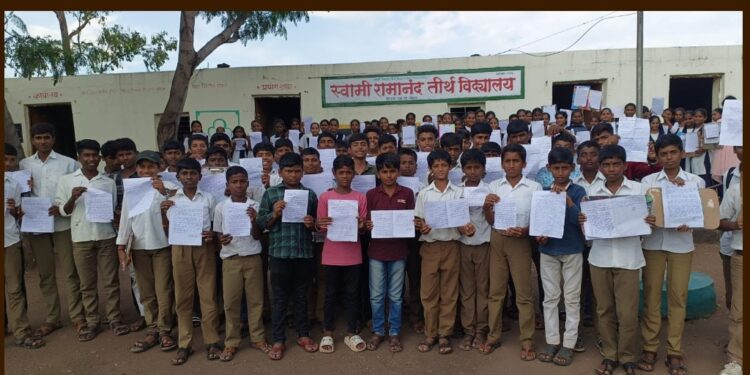 हिप्परगा (रवा) येथे मतदान जागृती अभियानानिमित्त प्रभात फेरी