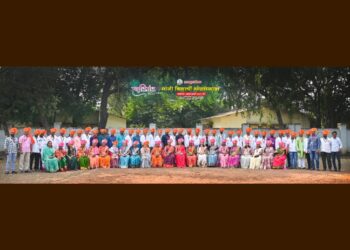 हायस्कुल लोहारा शाळेत माजी विद्यार्थ्यांचा स्नेहमेळावा; माजी शिक्षकांचा केला सन्मान