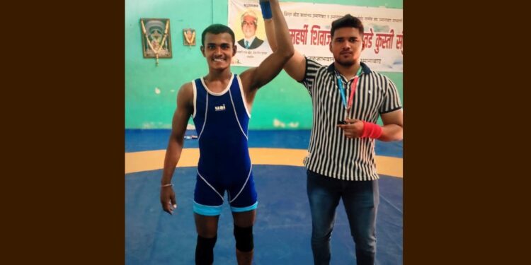 धम्मदिप कांबळे याचे कुस्ती स्पर्धेत यश