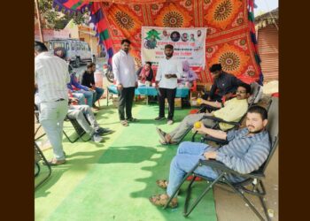 लोहारा शहरात टिपू सुलतान जयंतीनिमित्त रक्तदान शिबीर; ६५ रक्तदात्यांनी केले रक्तदान