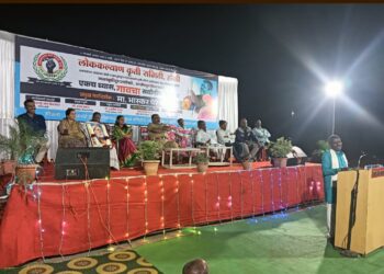 आपले गाव आदर्श करण्यासाठी सर्वांनी एकत्र आले पाहिजे – भास्कर पेरे पाटील