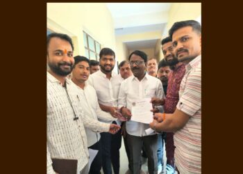 आधार सेवा फाउंडेशन आणि शालेय शिक्षण समितीने दिले निवेदन