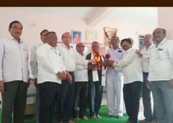 भास्कर बेशकराव यांची लोहारा तालुका सेवानिवृत्त शिक्षक कर्मचारी संघटनेच्या अध्यक्षपदी निवड