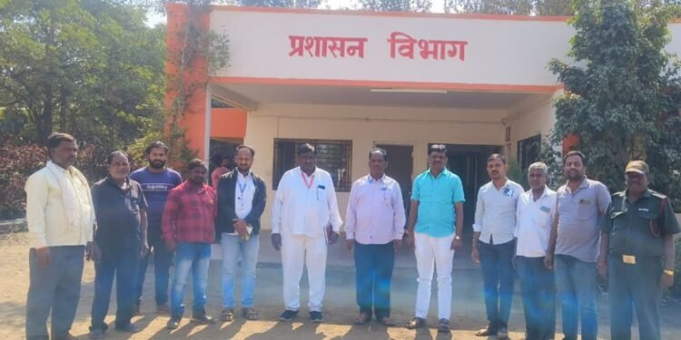 लोकमंगल कारखान्यातील कामगारांची कुष्ठरोग तपासणी