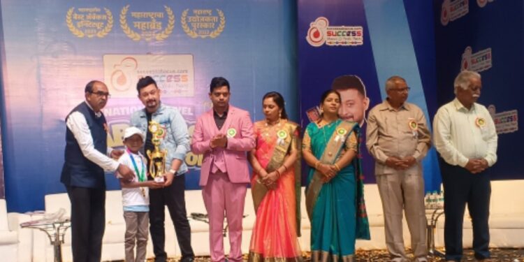 धानुरी येथील विद्यामाता इंग्लिश स्कूलच्या समर्थ भोंडवेचे नॅशनल अबॅकस स्पर्धेमध्ये यश