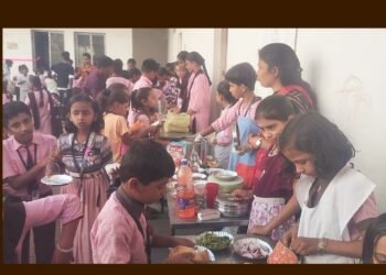 प्रतिभा निकेतन इंग्लिश स्कूलमध्ये आनंद मेळावा उत्साहात साजरा; विद्यार्थी व पालकांचा उत्स्फूर्त प्रतिसाद