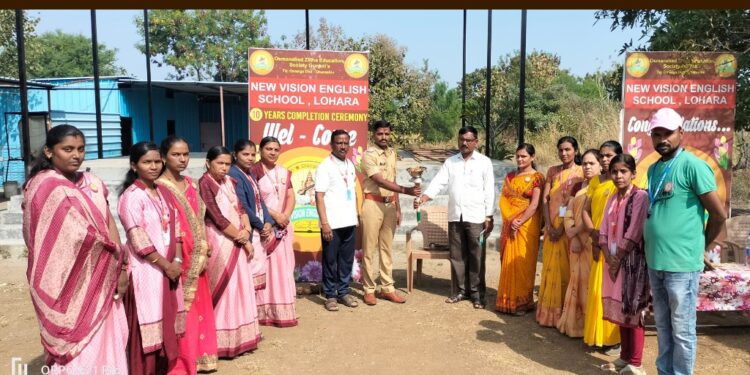 लोहारा शहरातील न्यू व्हिजन इंग्लिश स्कुलमध्ये क्रीडा स्पर्धा