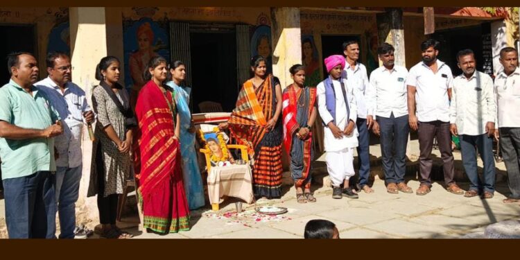 होळी जि. प. शाळेत बालिका दिन साजरा