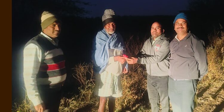 लोहारा तालुक्यातील वडगाववाडी व विलासपूर पांढरी गावात गुड मॉर्निंग पथकाने केले प्रबोधन