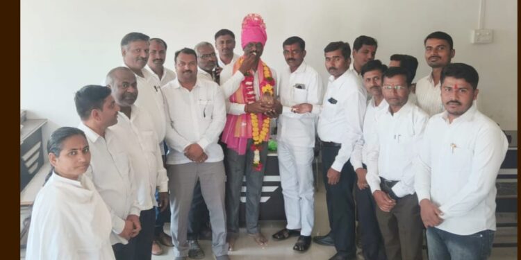 लोहारा तालुका विधीज्ञ मंडळ अध्यक्षपदी अँड. मल्लिनाथ वचने-पाटील यांची बिनविरोध निवड