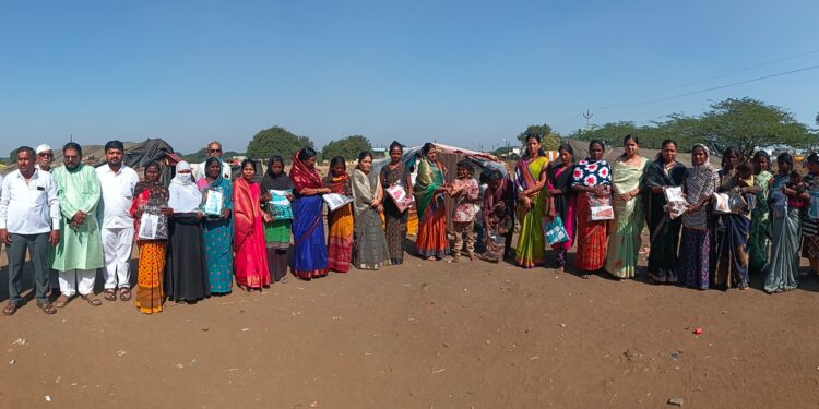 शिवसेनेचे उपनेते माजी आमदार ज्ञानराज चौगुले यांच्या वाढदिवसानिमित्त लोहारा शहरात सामाजिक उपक्रम