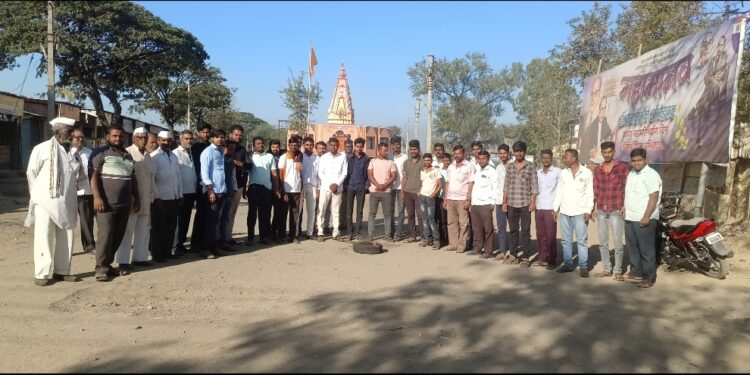 भालकी येथील घटनेच्या निषेधार्थ सास्तुर गाव बंद