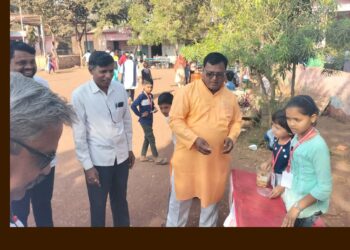 लोहारा येथील जिल्हा परिषद शाळेत बाल आनंद मेळावा