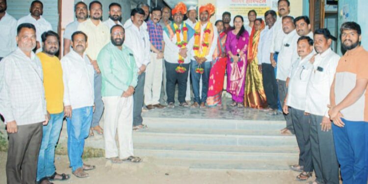 सुनील वरवटे यांची कृषी अधिकारी पदी निवड; समाजाच्या वतीने केला सत्कार