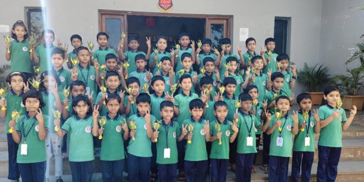 ओलंपियाड स्पर्धा परीक्षेत विद्यामाता स्कूलचे यश